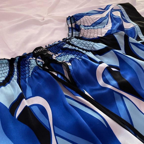 Bebe Blue white and black flowy top, Size S - Picture 2 of 3